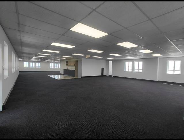 377M² OFFICE TO LET IN BRYANSTON